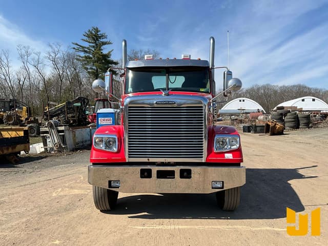 Image of Freightliner Coronado equipment image 1