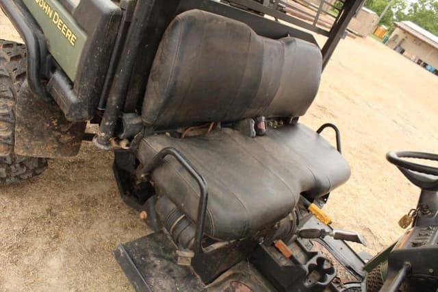 Image of John Deere Gator XUV 825 equipment image 2