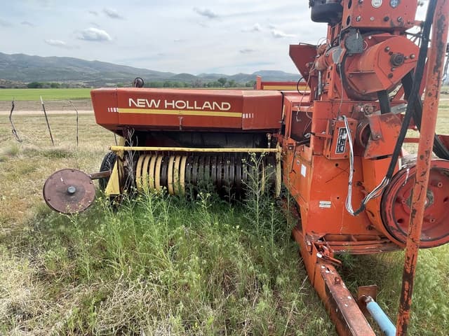 Image of New Holland 505 equipment image 3