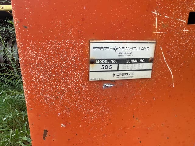 Image of New Holland 505 equipment image 4