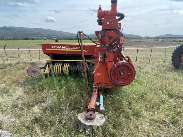 Image of New Holland 505 equipment image 2