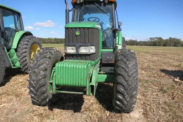 Image of John Deere 7520 equipment image 1