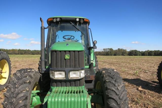Image of John Deere 7520 equipment image 2
