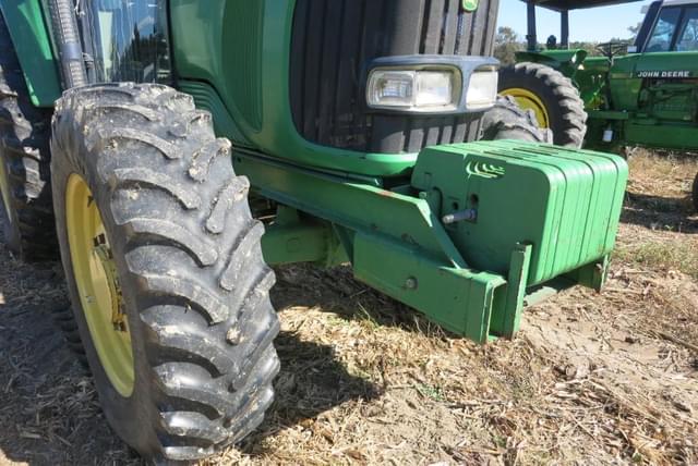 Image of John Deere 7520 equipment image 3