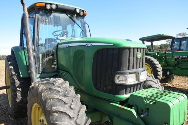 Image of John Deere 7520 equipment image 4