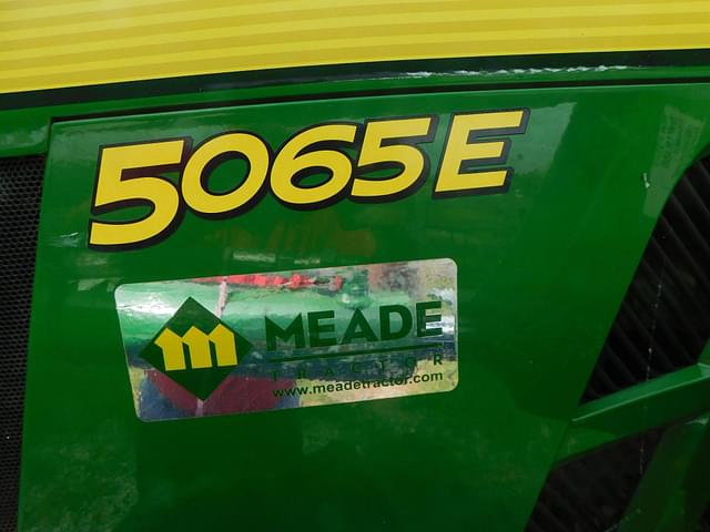 Image of John Deere 5065E equipment image 3
