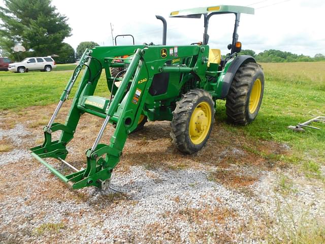 Image of John Deere 5065E equipment image 2