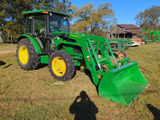 Image of John Deere 5065E equipment image 1