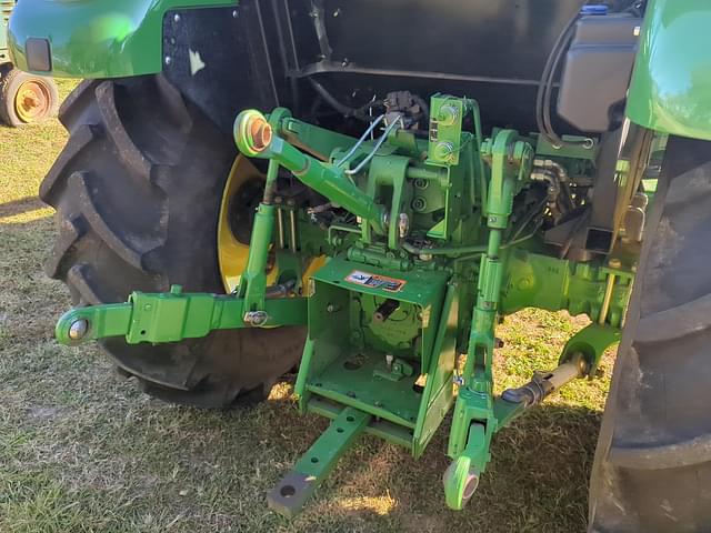 Image of John Deere 5065E equipment image 3