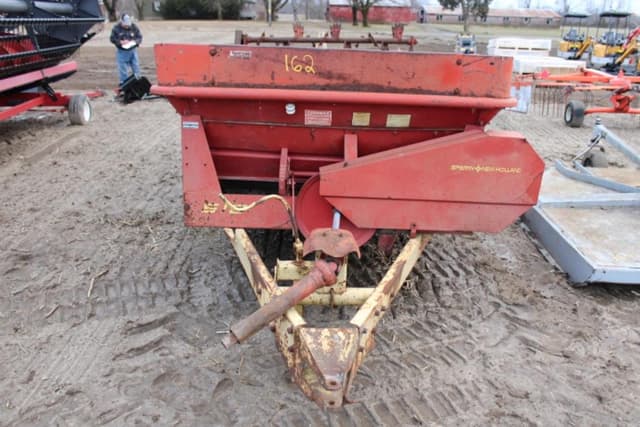 Image of New Holland 518 equipment image 1