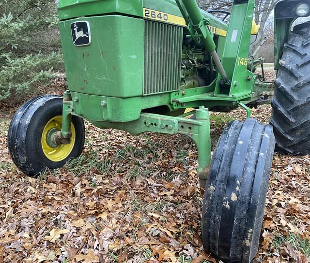 Image of John Deere 2640 equipment image 1