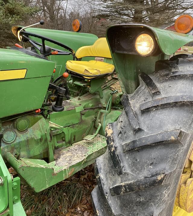 Image of John Deere 2640 equipment image 3