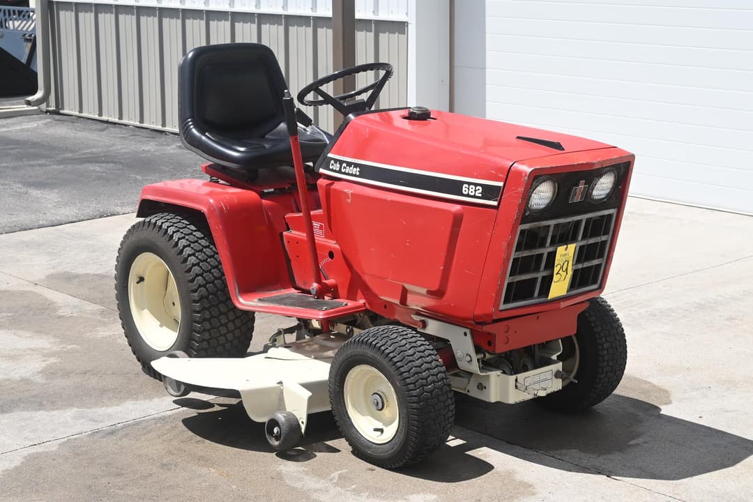 Image of Cub Cadet 682 Primary image