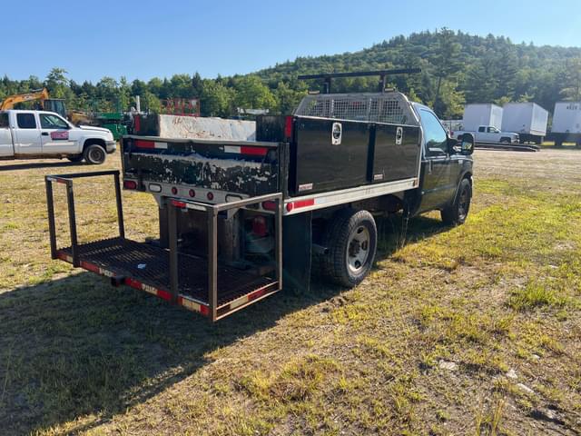 Image of Ford F-350 equipment image 4