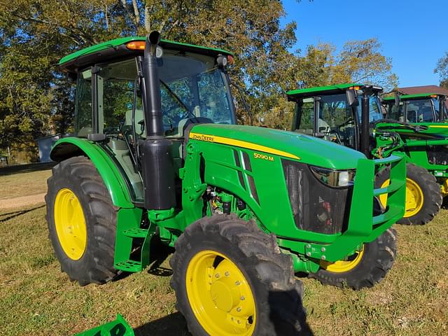 Image of John Deere 5090M equipment image 3