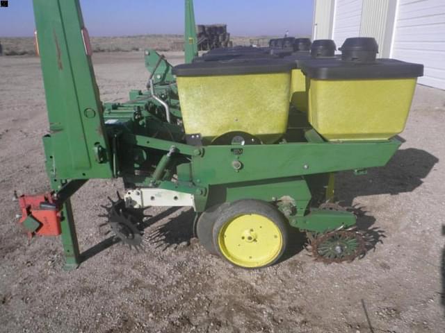 Image of John Deere 7100 equipment image 4