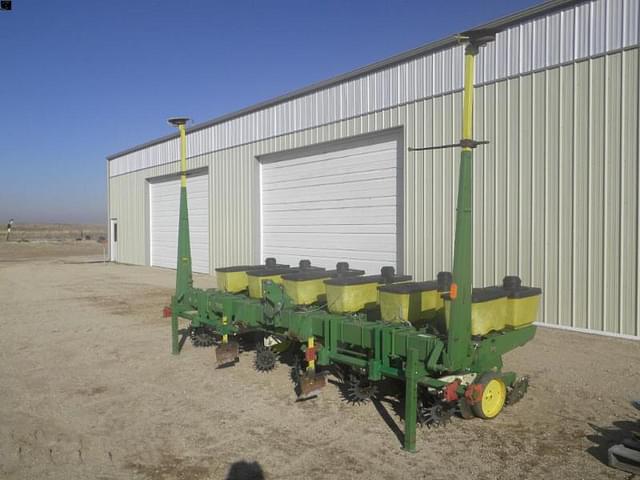 Image of John Deere 7100 equipment image 1