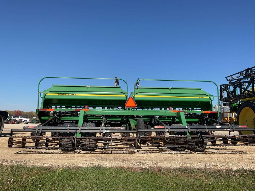 Image of John Deere 1560 Primary image