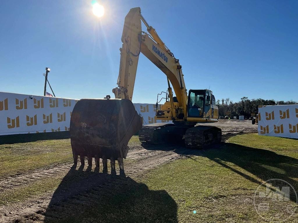 2018 Komatsu PC490LC-11 Equipment Image0