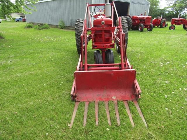 Image of Farmall Super H equipment image 2