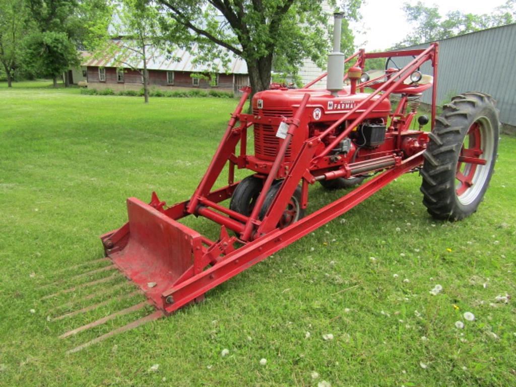 Image of Farmall Super H Primary image
