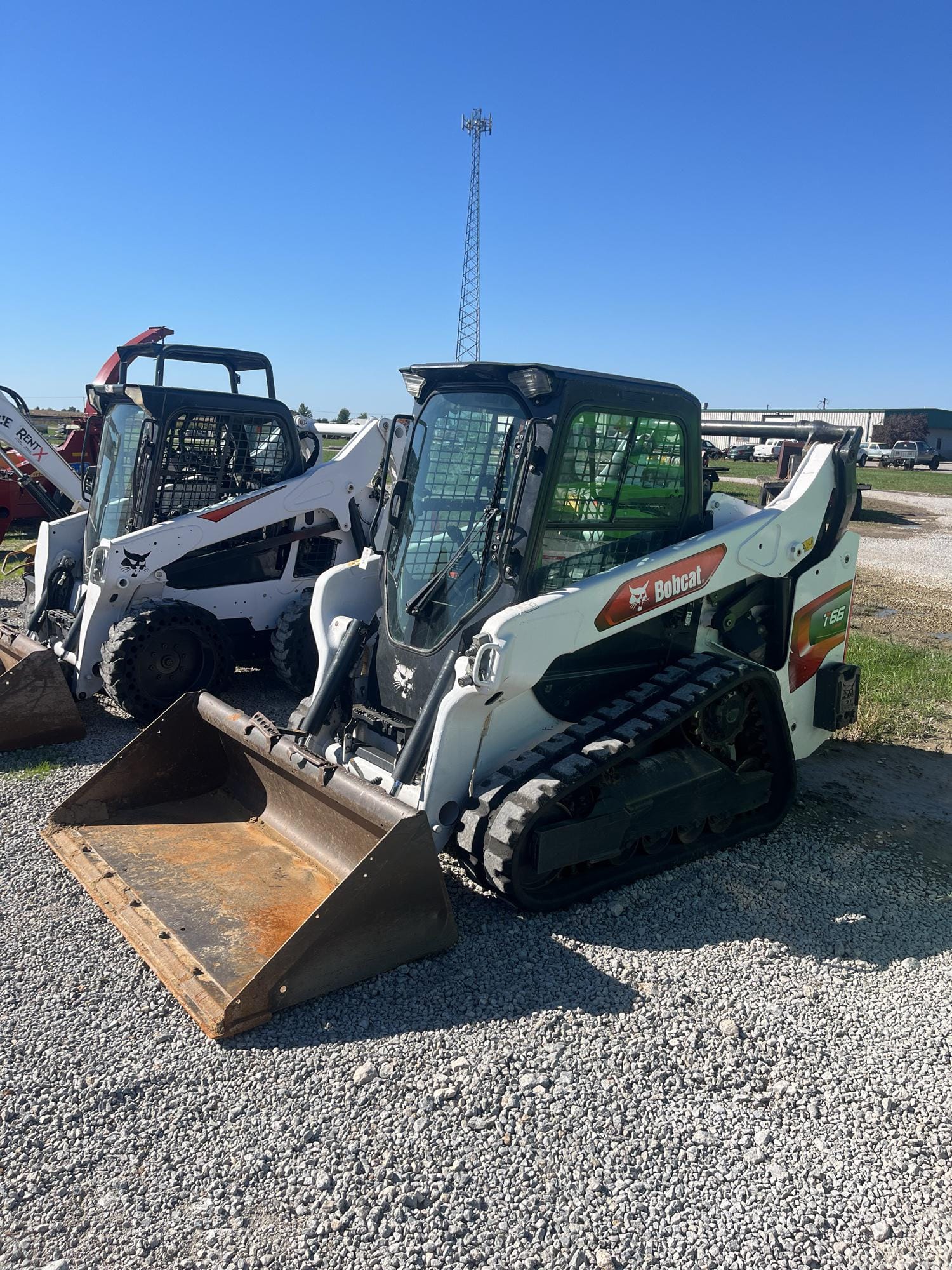 Main image Bobcat T66
