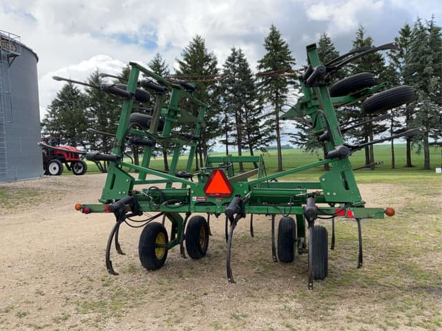 Image of John Deere 680 equipment image 3
