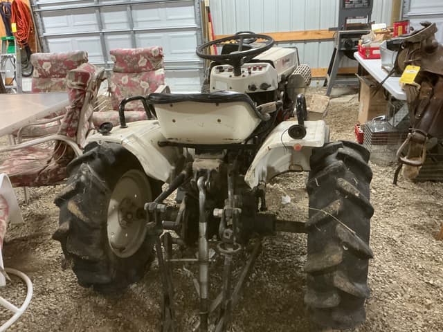 Image of Iseki TX1300 equipment image 4