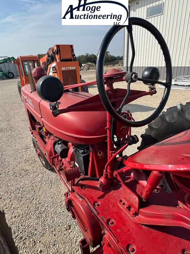 Image of Farmall M equipment image 4