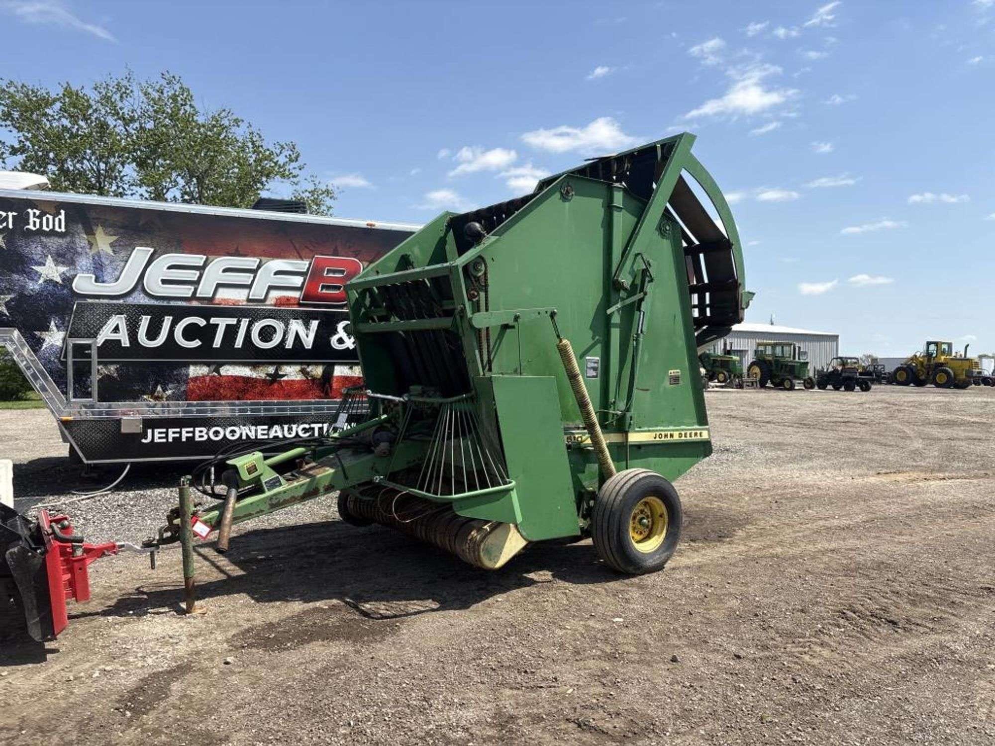 John Deere 510 Equipment Image0