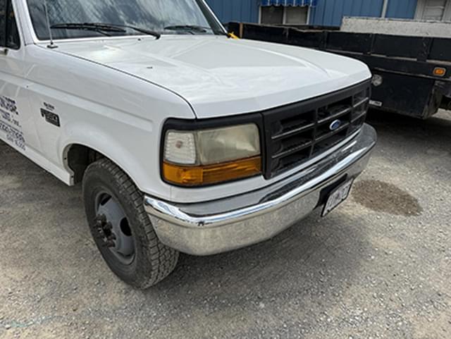 Image of Ford F-350 equipment image 1