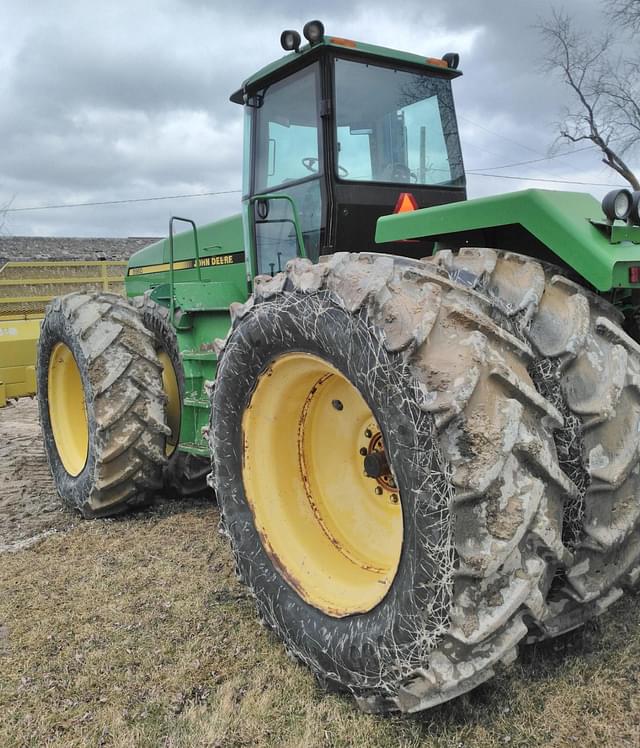 Image of John Deere 8960 equipment image 1