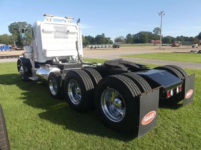 Image of Peterbilt 378 equipment image 3