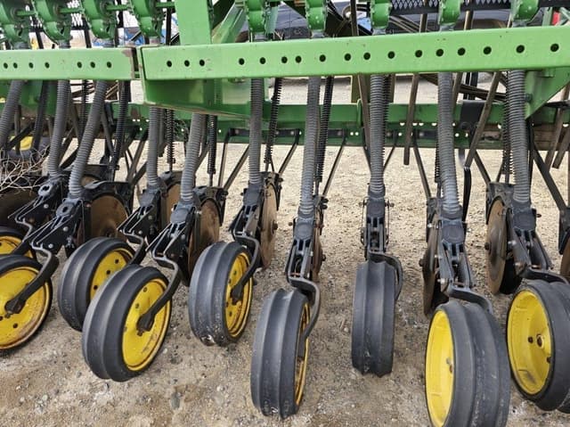 Image of John Deere 515 equipment image 2