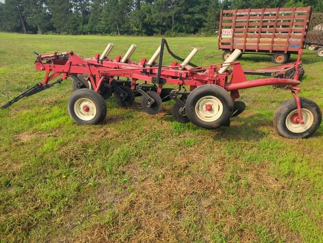 Image of International Harvester 770 equipment image 3