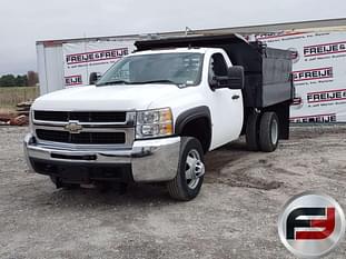 2009 Chevrolet Silverado Equipment Image0