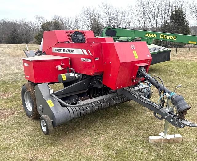 Image of Massey Ferguson 1840 equipment image 1