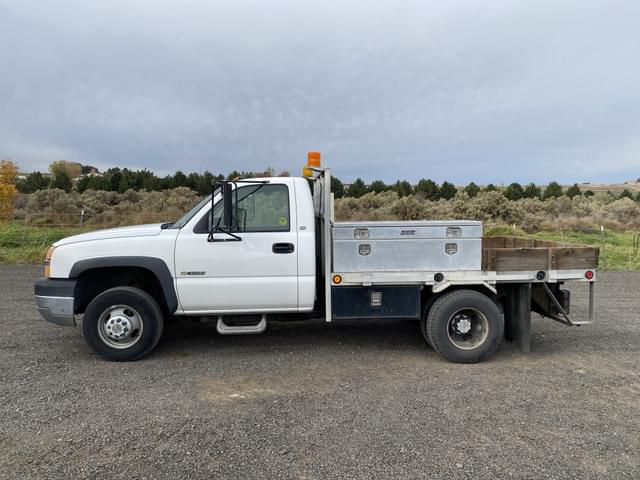 Image of Chevrolet 3500 equipment image 1