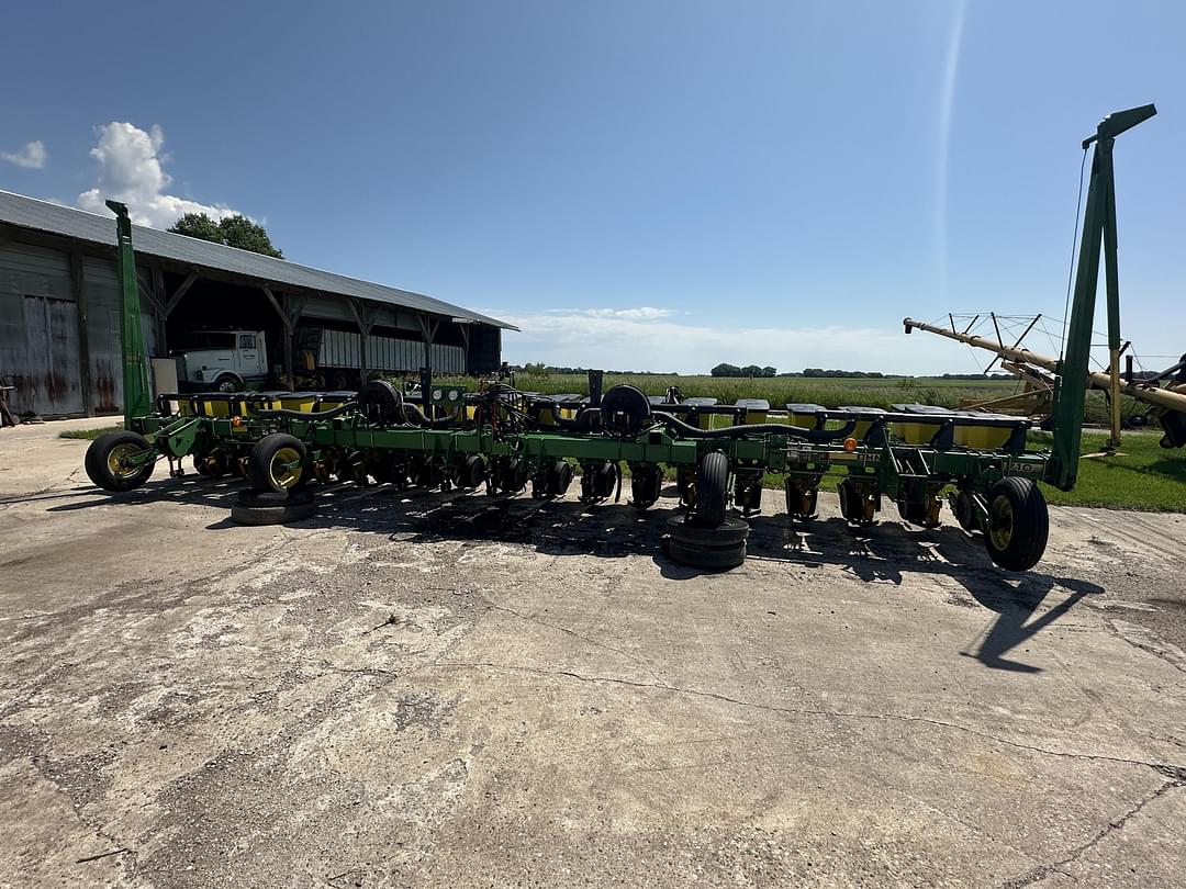 Image of John Deere 1710 Primary image