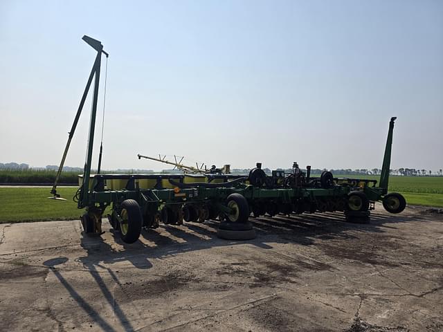 Image of John Deere 1710 equipment image 2