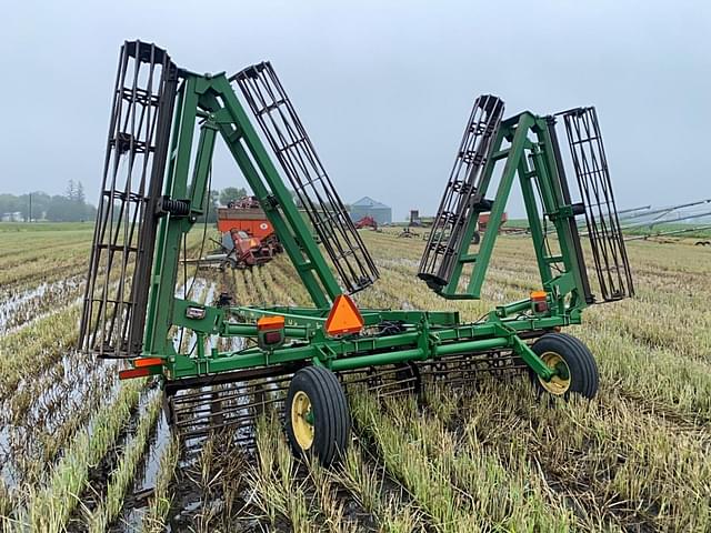 Image of John Deere 200 equipment image 4