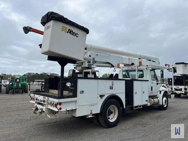 Image of International 4300 equipment image 4