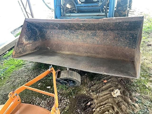 Image of Ford 3930 equipment image 1