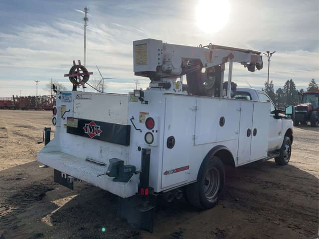 Image of Ford F-350 equipment image 4