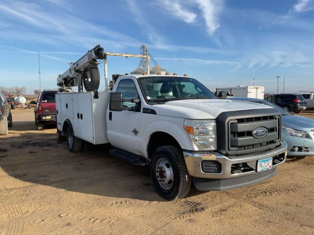 Image of Ford F-350 equipment image 2