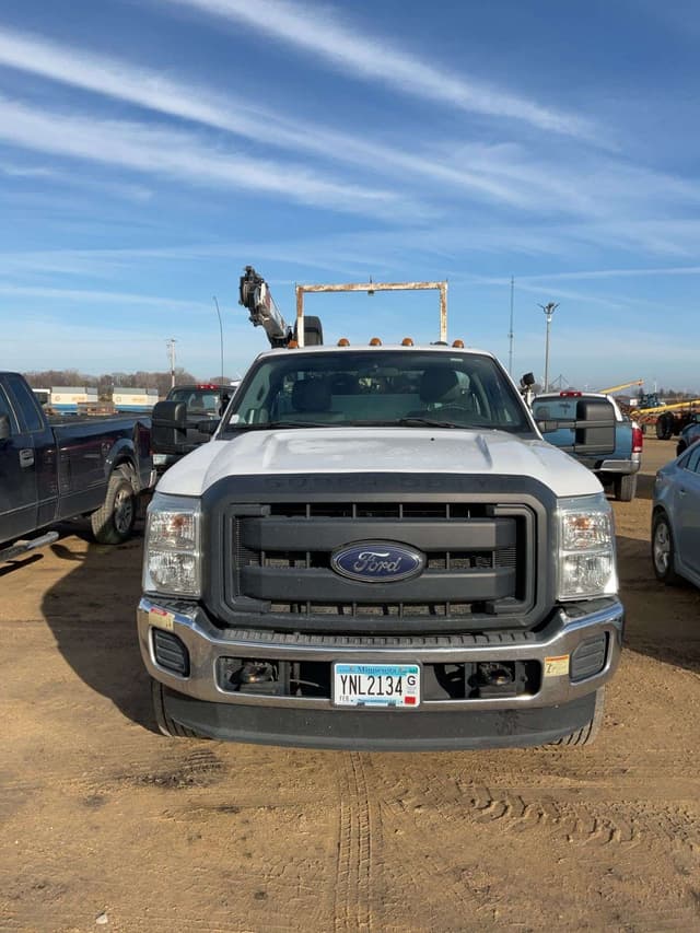 Image of Ford F-350 equipment image 1