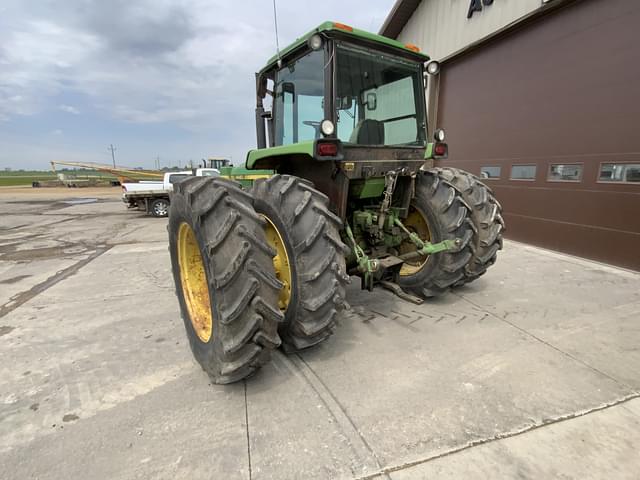 Image of John Deere 4440 equipment image 2