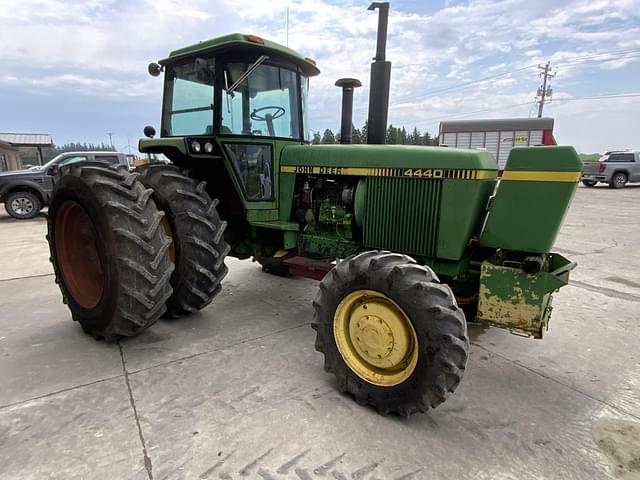 Image of John Deere 4440 equipment image 4