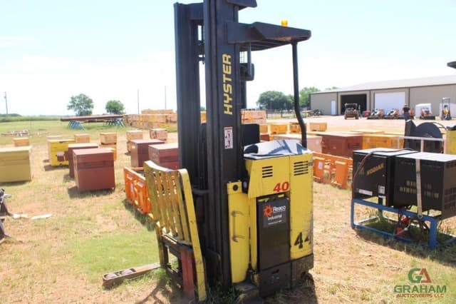 Image of Hyster N40XMR3 equipment image 4