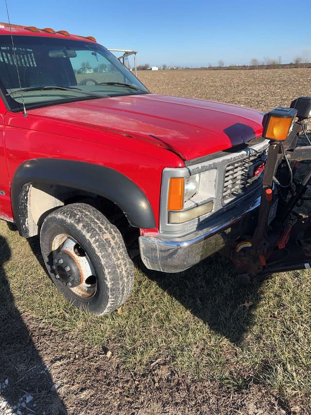 Image of GMC 3500 equipment image 2